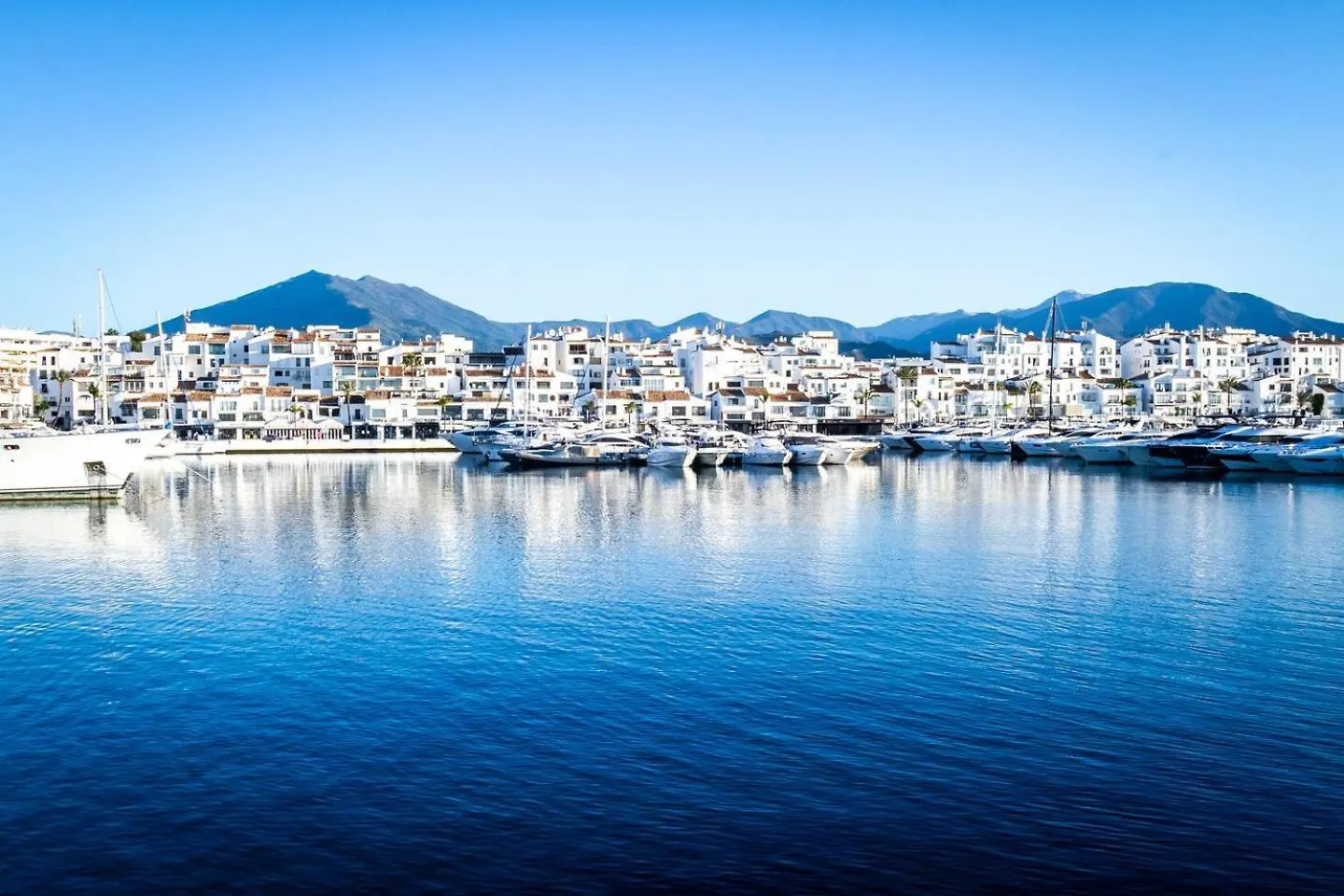 The Clover Boutique Suite Banus Marbella