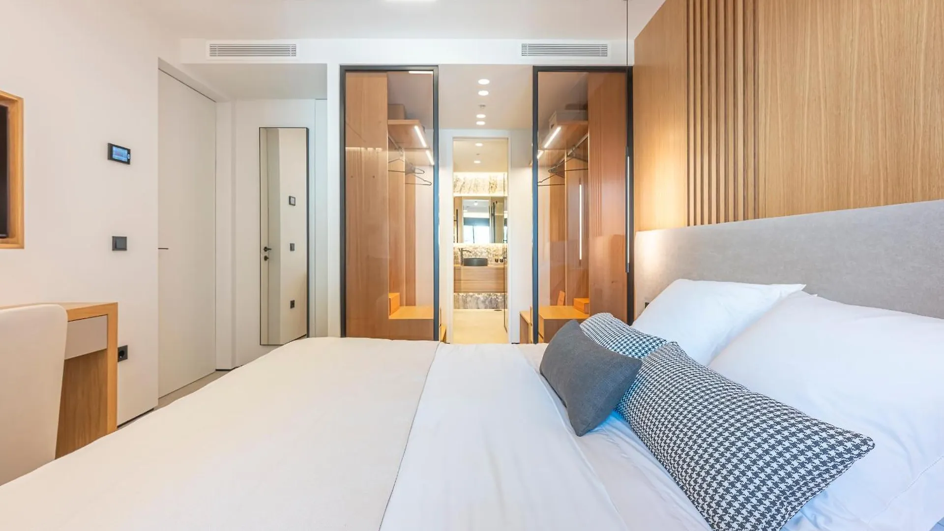 The Clover Boutique Suite Banus Marbella Spagna